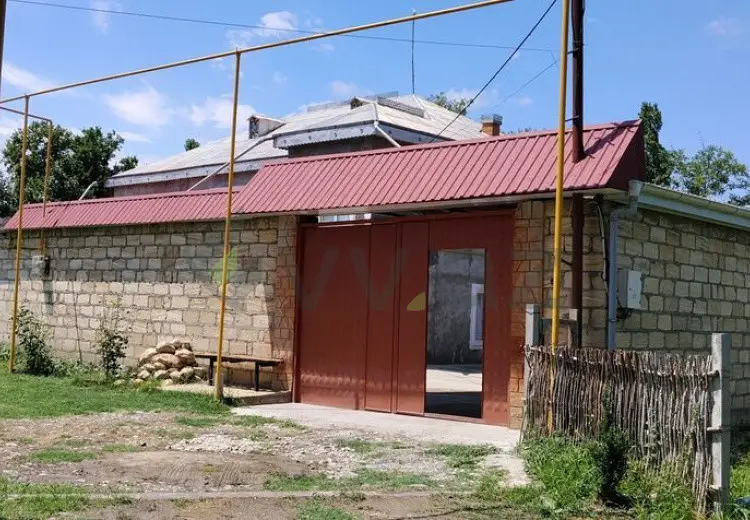 4 otaqlı mənzil Satılır, Quba