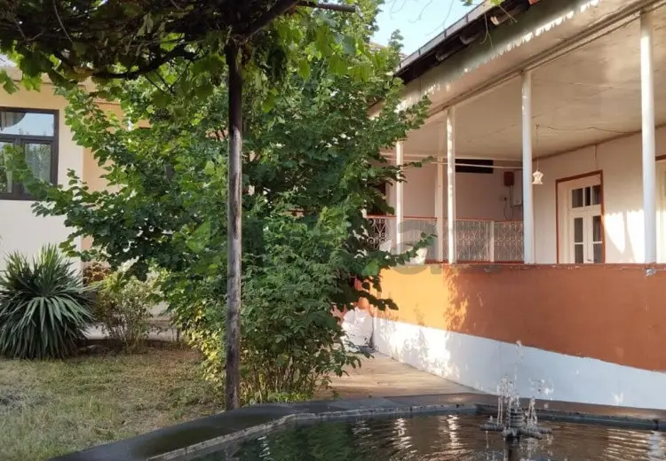 4 otaqlı mənzil Satılır, Şəki