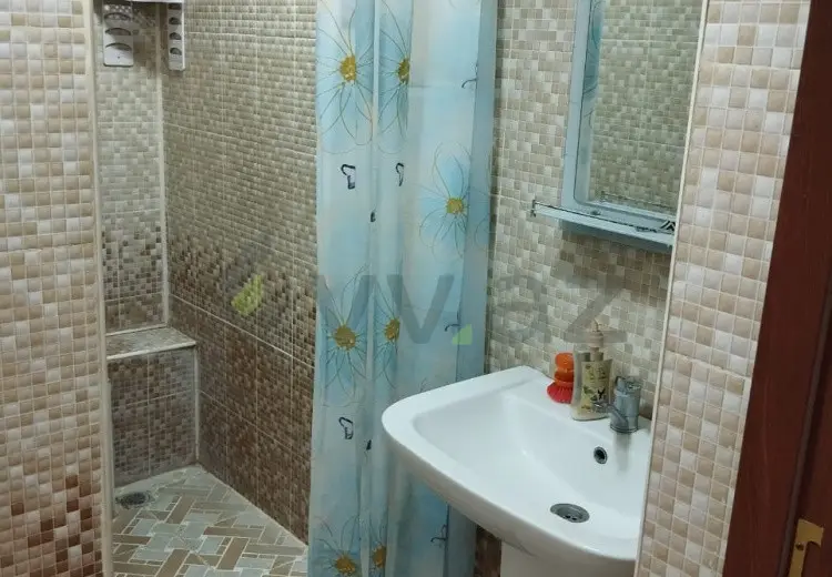 4 otaqlı mənzil Satılır, Şəki