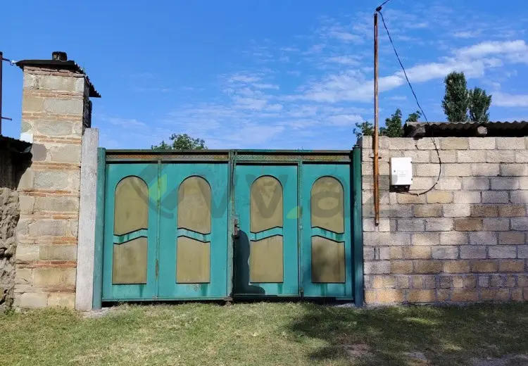 15 sot Torpaq Satılır, Oğuz