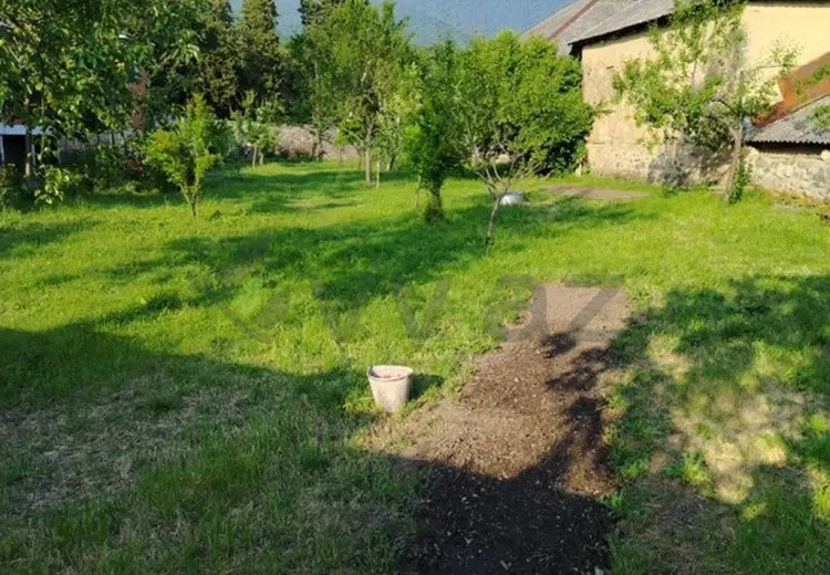 6 sot Torpaq Satılır, Oğuz