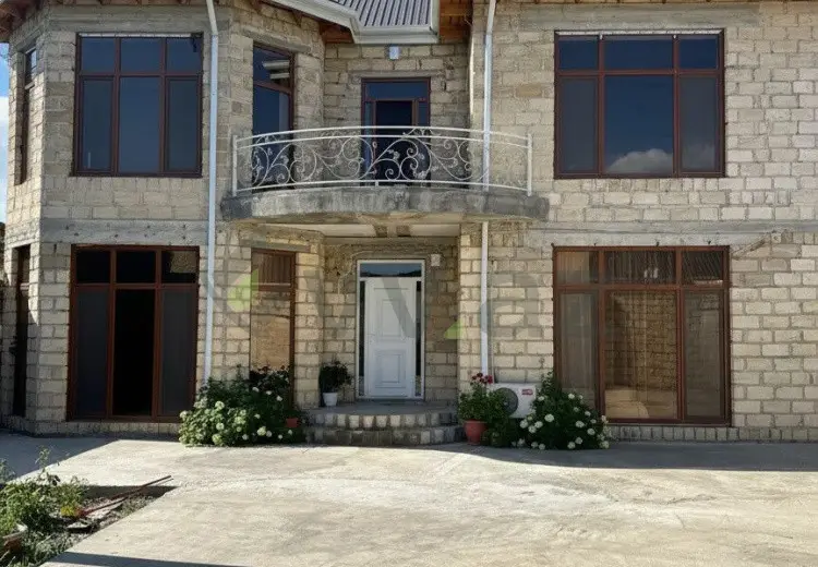 4 otaqlı mənzil Satılır, Gəncə