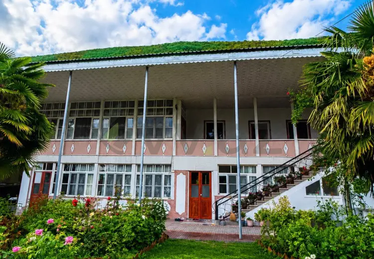4 otaqlı mənzil Satılır, Şəki
