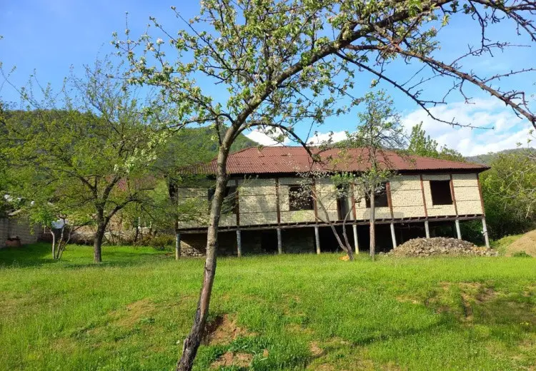 3 otaqlı mənzil Satılır, Qəbələ