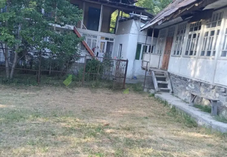 4 otaqlı mənzil Satılır, Şəki