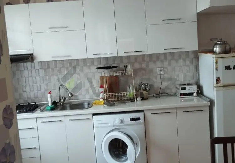 4 otaqlı mənzil Satılır, Şəki