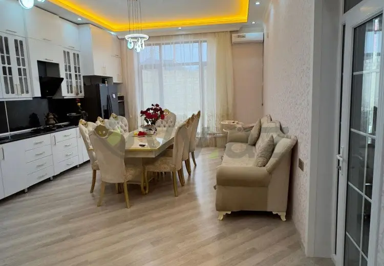 4 otaqlı mənzil Satılır, Gəncə