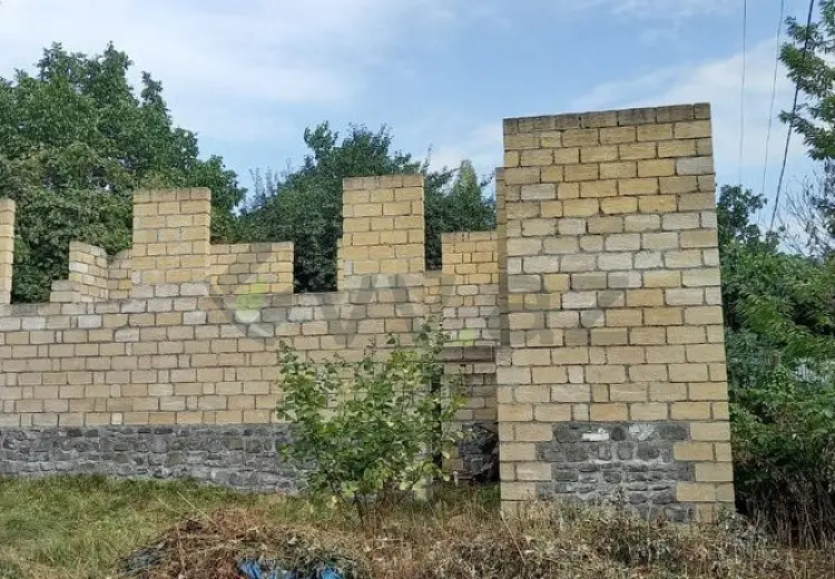 5 sot Torpaq Satılır, Qəbələ