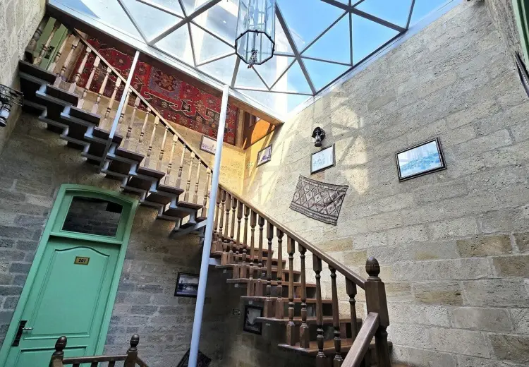 240 m² Obyekt / Ofis Satılır, İçəri şəhər, Səbail, Bakı