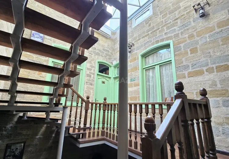 240 m² Obyekt / Ofis Satılır, İçəri şəhər, Səbail, Bakı