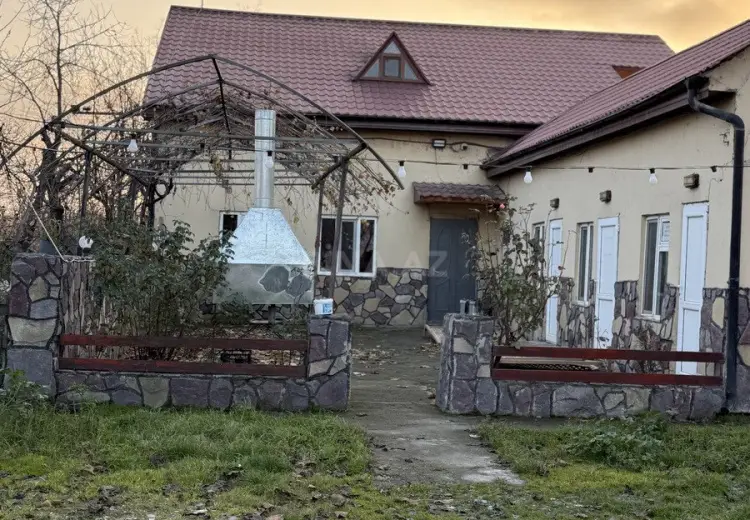 250 m² Obyekt / Ofis Satılır, Quba