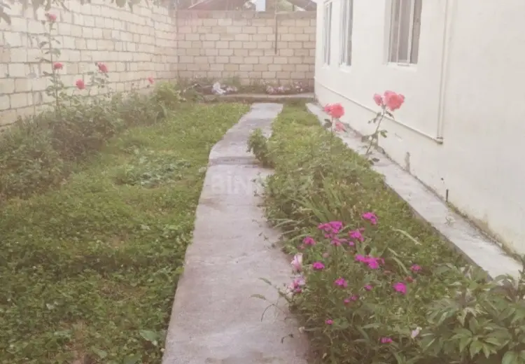 8 otaqlı mənzil Satılır, Qəbələ