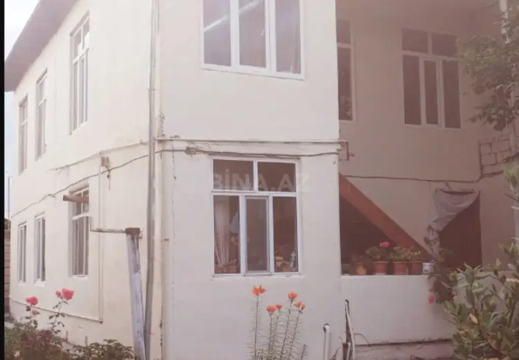 8 otaqlı mənzil Satılır, Qəbələ