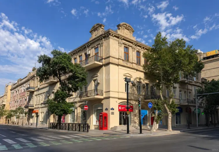 6 otaqlı mənzil Satılır, Sahil qəs., Səbail, Bakı
