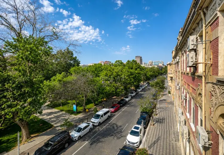 6 otaqlı mənzil Satılır, Sahil qəs., Səbail, Bakı
