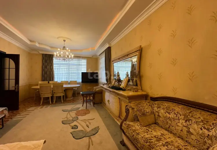 7 otaqlı mənzil Satılır, Bakı