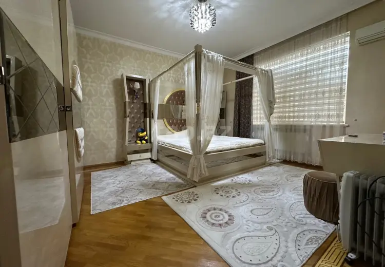 7 otaqlı mənzil Satılır, Bakı