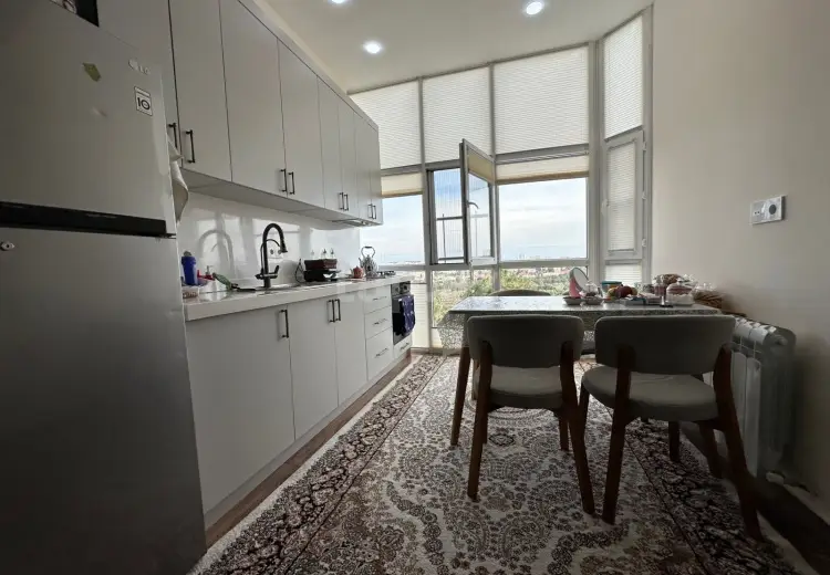 7 otaqlı mənzil Satılır, Bakı