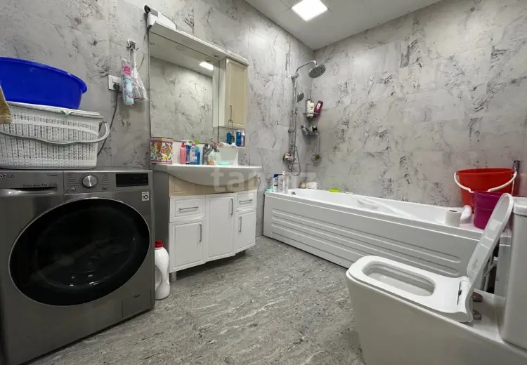 7 otaqlı mənzil Satılır, Bakı