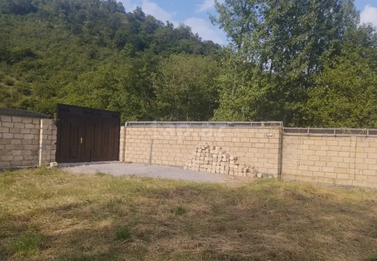 5 sot Torpaq Satılır, Qəbələ