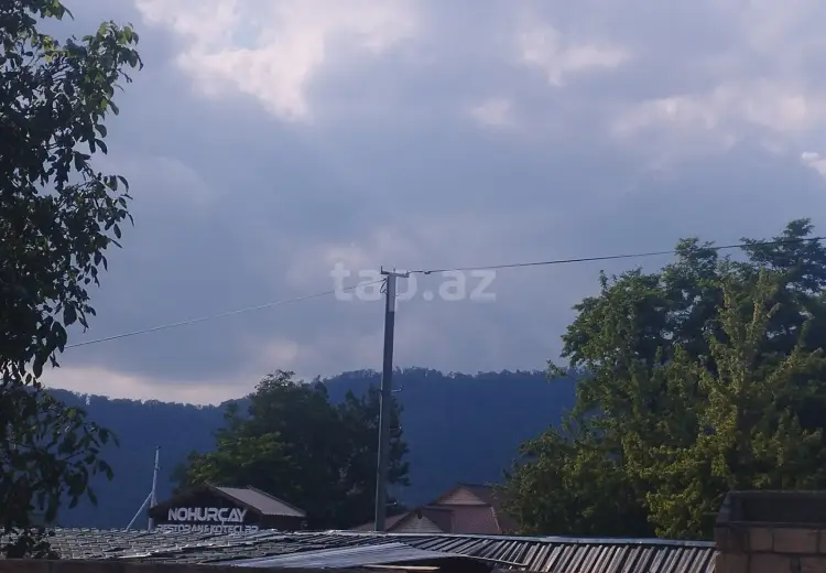 5 sot Torpaq Satılır, Qəbələ