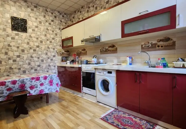 7 otaqlı mənzil Satılır, Bakı