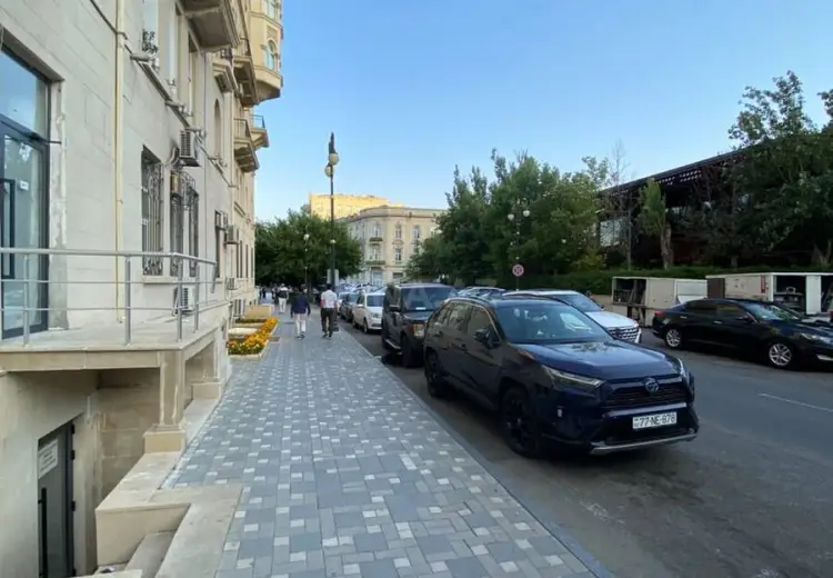 30 m² Obyekt / Ofis Satılır, İçəri şəhər, Səbail, Bakı