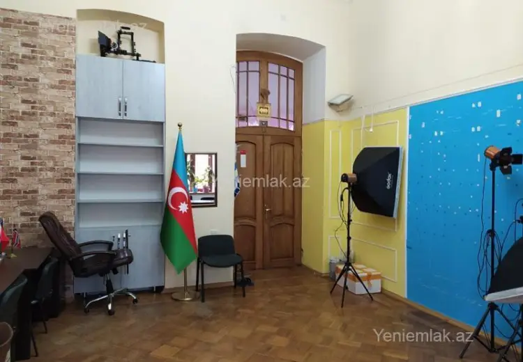 200 m² Obyekt / Ofis Kirayə (aylıq), Səbail, Bakı