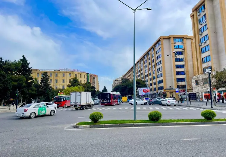 350 m² Obyekt / Ofis Satılır, Bakıxanov qəs., Sabunçu, Bakı