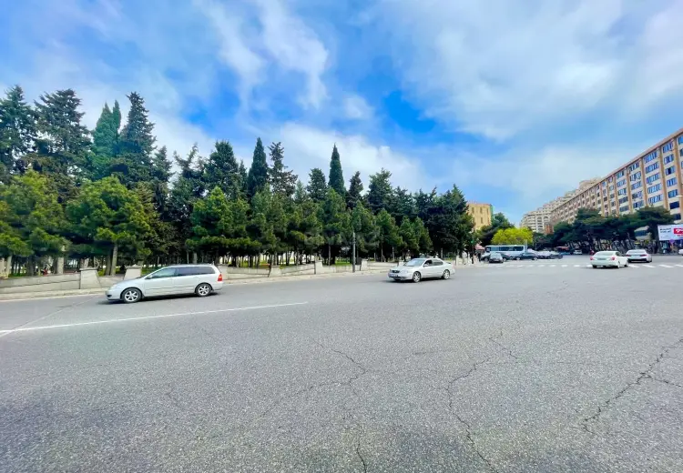 350 m² Obyekt / Ofis Satılır, Bakıxanov qəs., Sabunçu, Bakı