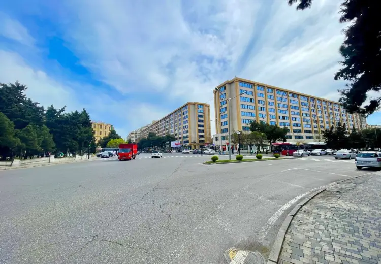 350 m² Obyekt / Ofis Satılır, Bakıxanov qəs., Sabunçu, Bakı