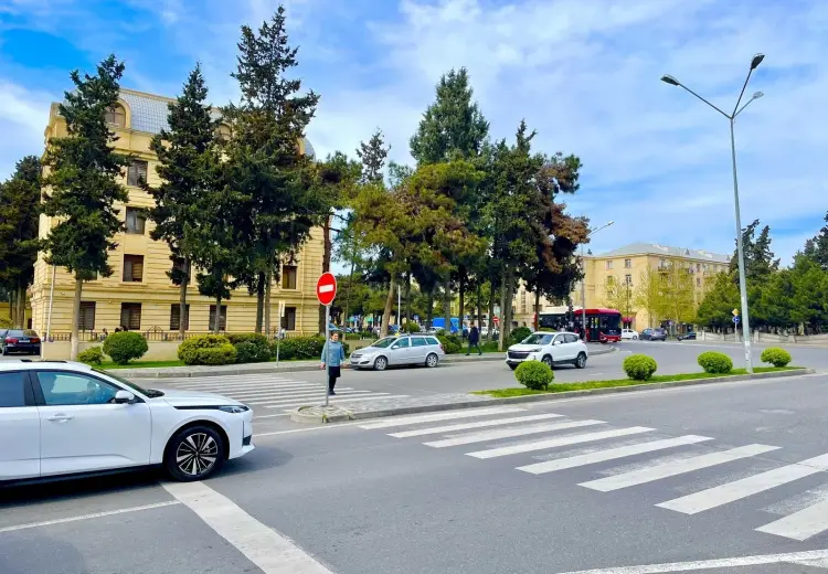 350 m² Obyekt / Ofis Satılır, Bakıxanov qəs., Sabunçu, Bakı