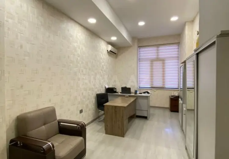 70 m² Obyekt / Ofis Satılır, Yasamal, Bakı