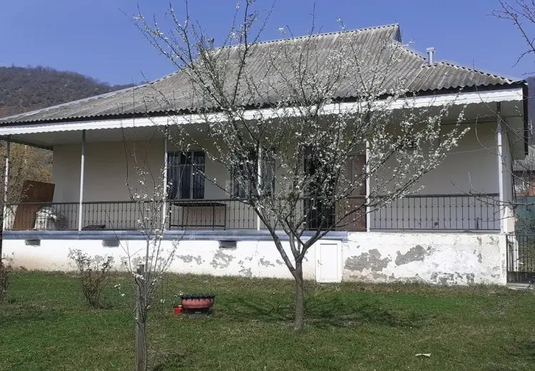 3 otaqlı mənzil Satılır, Qəbələ