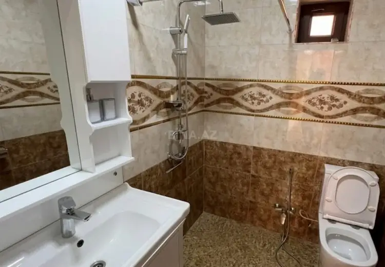 7 otaqlı mənzil Satılır, Qəbələ