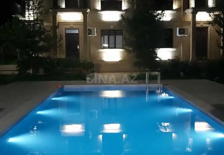 8 otaqlı mənzil Satılır, Qəbələ