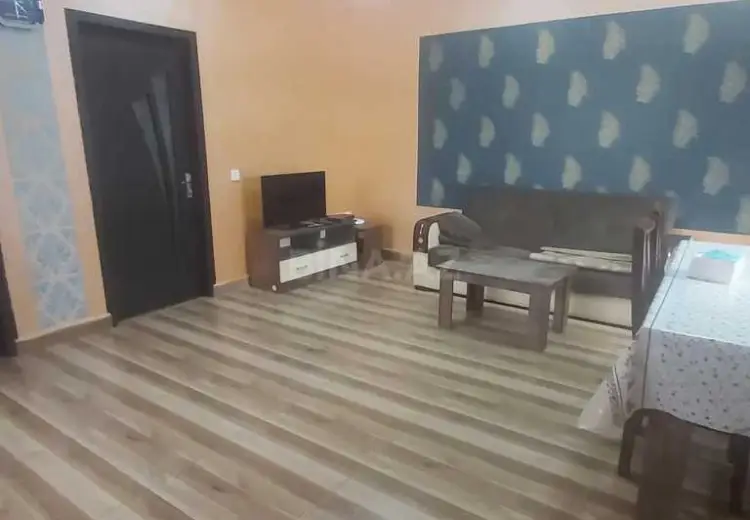 8 otaqlı mənzil Satılır, Qəbələ