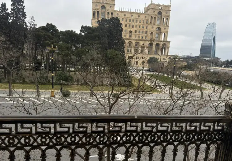 4 otaqlı mənzil Satılır, Sahil qəs., Səbail, Bakı