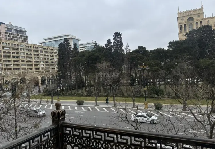 4 otaqlı mənzil Satılır, Sahil qəs., Səbail, Bakı