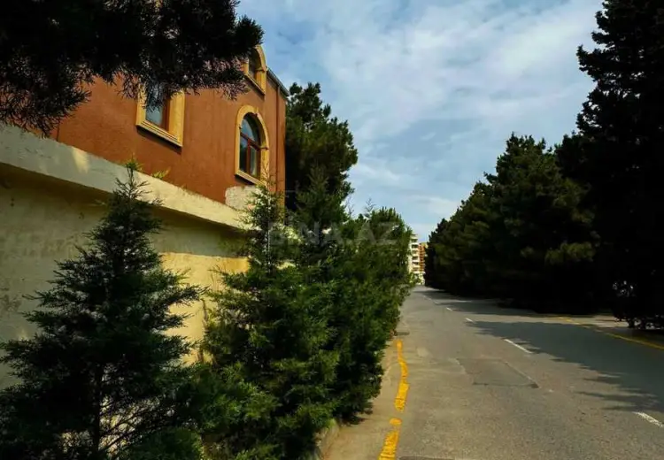 8 otaqlı mənzil Satılır, Nizami, Bakı