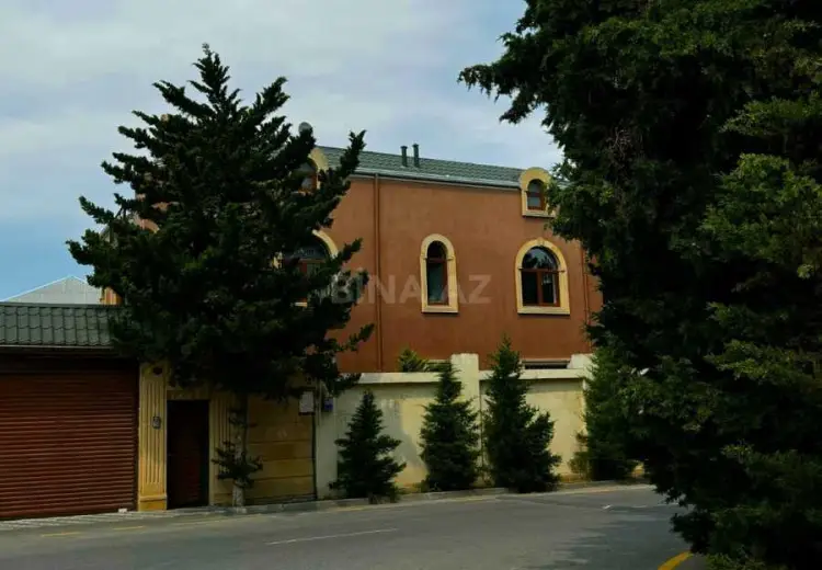 8 otaqlı mənzil Satılır, Nizami, Bakı