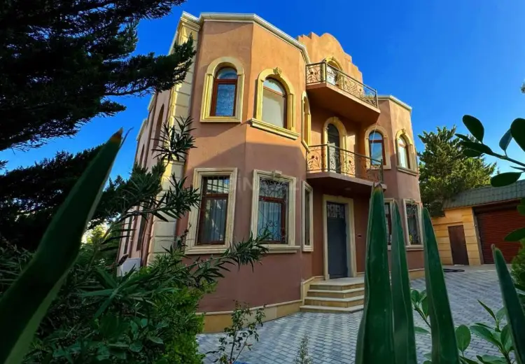 8 otaqlı mənzil Satılır, Nizami, Bakı