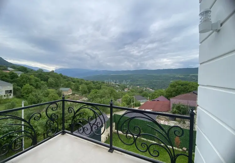 4 otaqlı mənzil Satılır, Quba