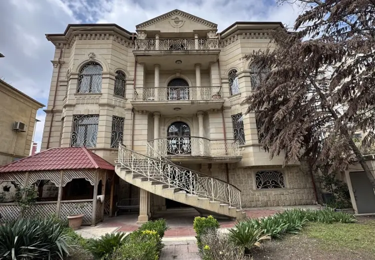 600 m² Obyekt / Ofis Satılır, Binəqədi, Bakı