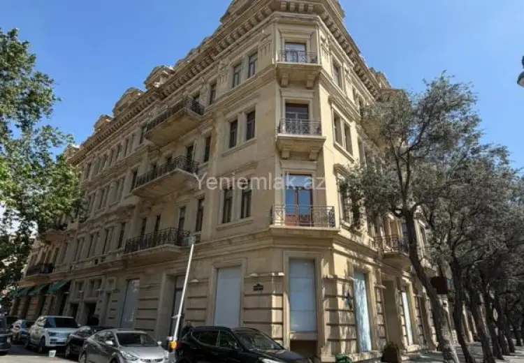 230 m² Obyekt / Ofis Kirayə (aylıq), Səbail, Bakı