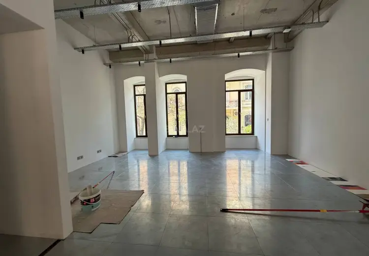 860 m² Obyekt / Ofis Kirayə (aylıq), Səbail, Bakı