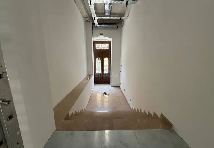 860 m² Obyekt / Ofis Kirayə (aylıq), Səbail, Bakı