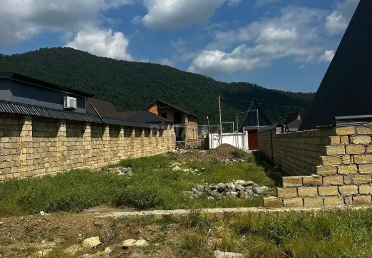 3 sot Torpaq Satılır, Qəbələ