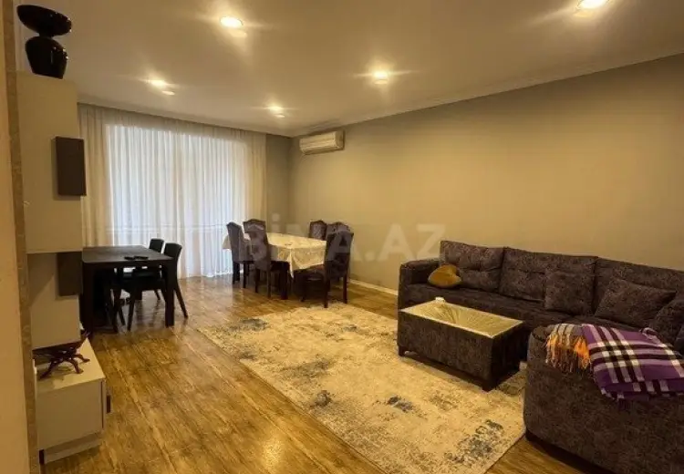 5 otaqlı mənzil Satılır, Quba