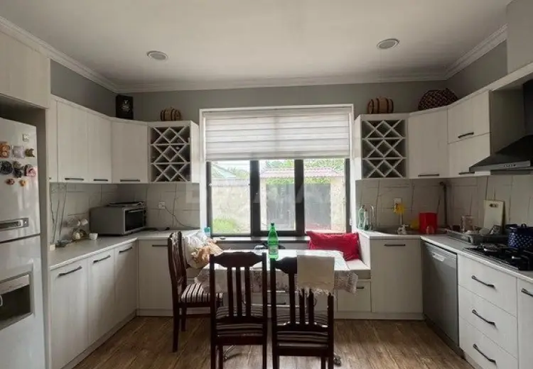 5 otaqlı mənzil Satılır, Quba